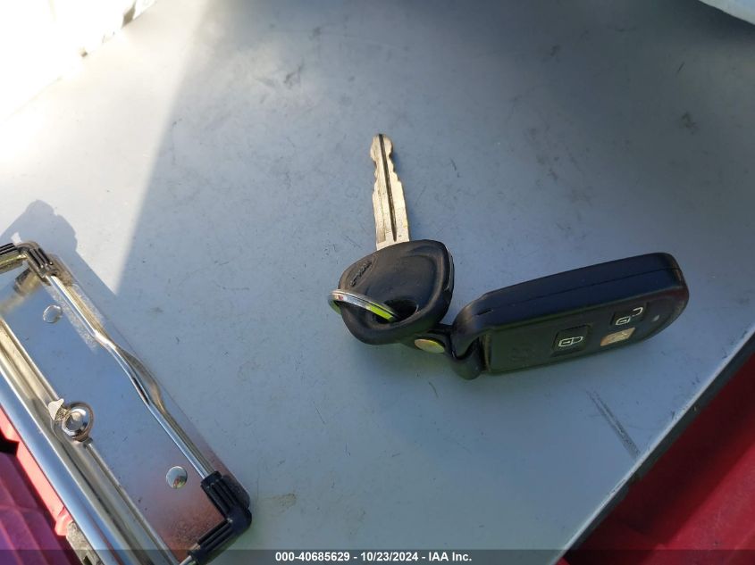 2004 Hyundai Elantra Gls/Gt VIN: KMHDN46D84U905827 Lot: 40685629