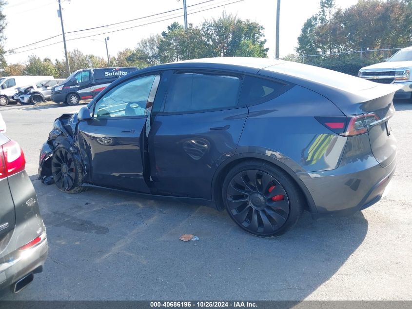 2022 Tesla Model Y Performance Dual Motor All-Wheel Drive VIN: 7SAYGDEF1NF368587 Lot: 40686196