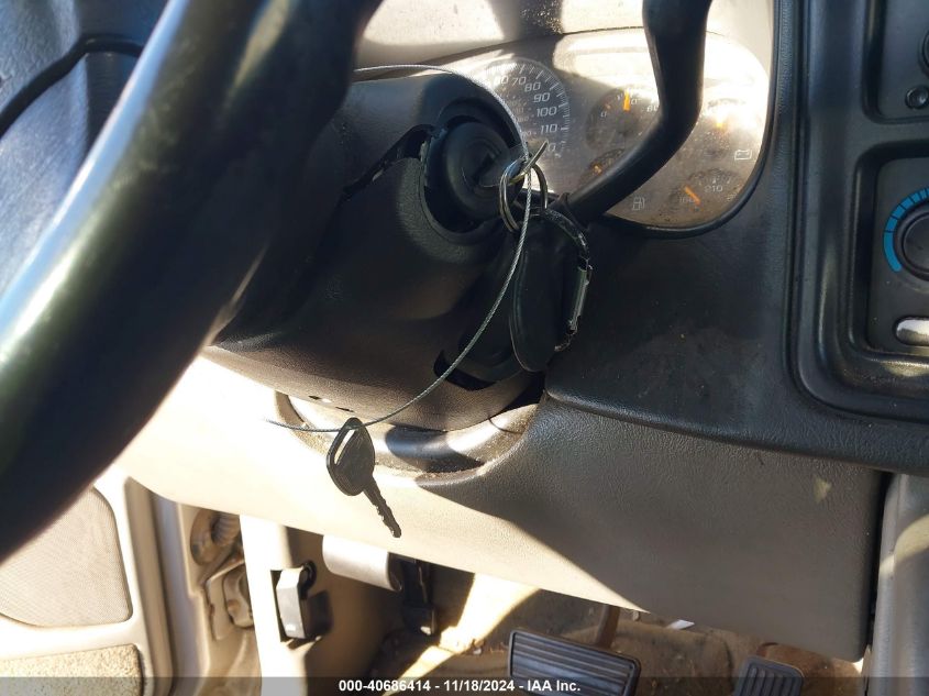 2004 GMC Yukon Slt VIN: 1GKEC13Z54J145715 Lot: 40686414