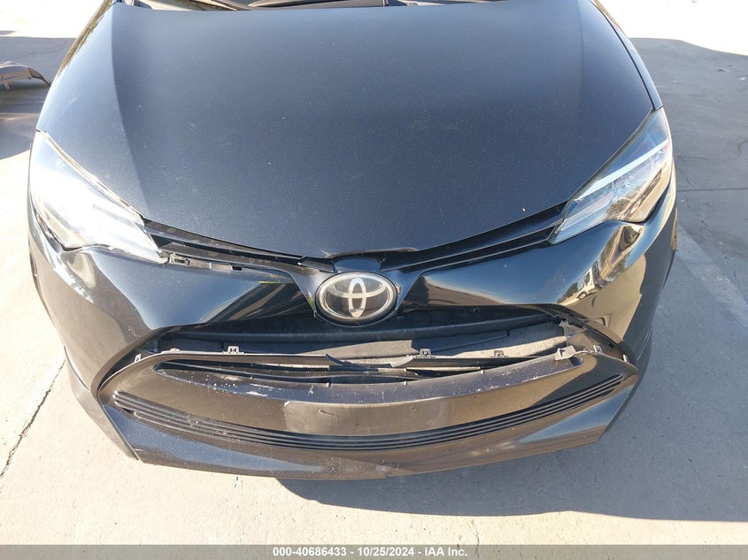 VIN 2T1BURHE7JC093883 2018 TOYOTA COROLLA LE