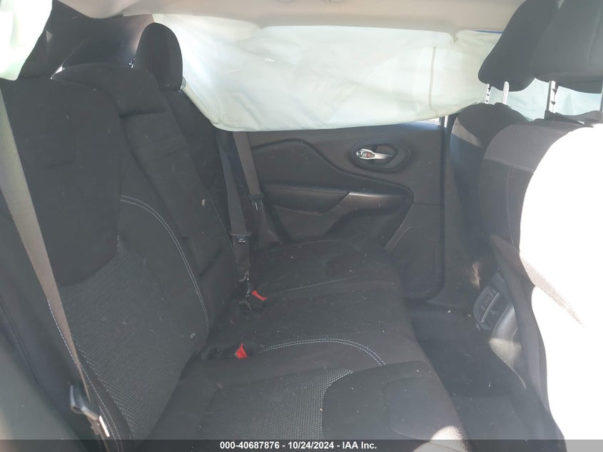 VIN 1C4PJLCB8KD296990 2019 JEEP CHEROKEE LATITUDE FWD