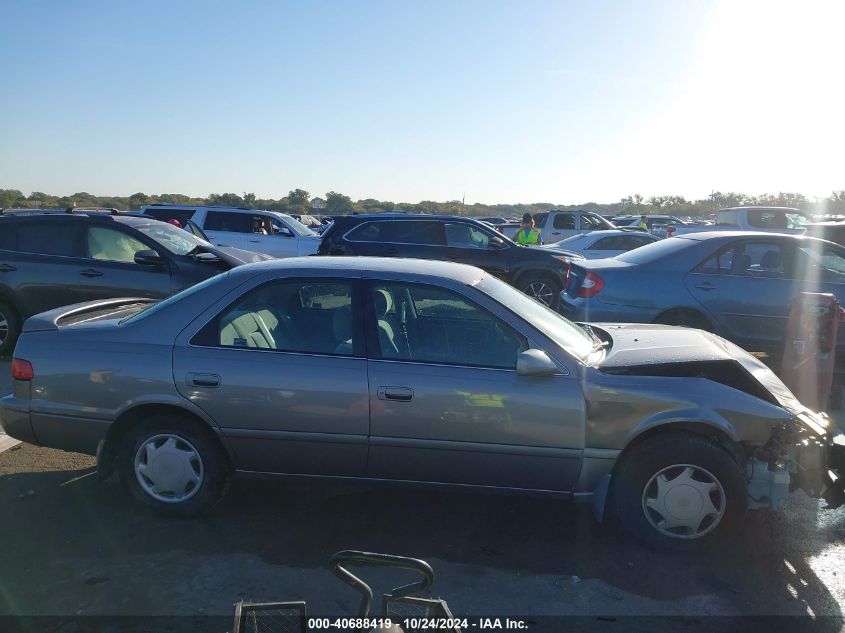 2000 Toyota Camry Ce/Le/Xle VIN: 4T1BG22K3YU638743 Lot: 40688419