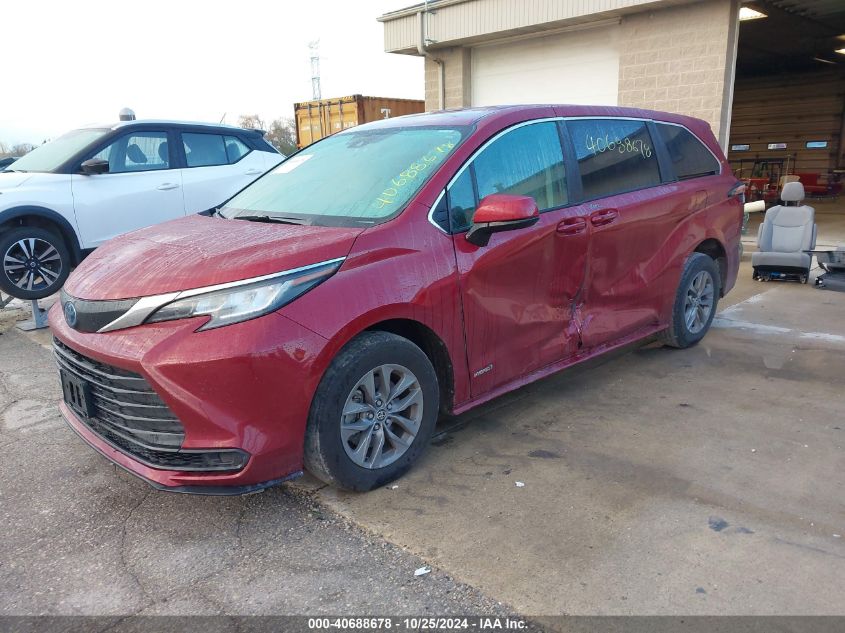 VIN 5TDKRKEC9MS043252 2021 Toyota Sienna, LE no.2