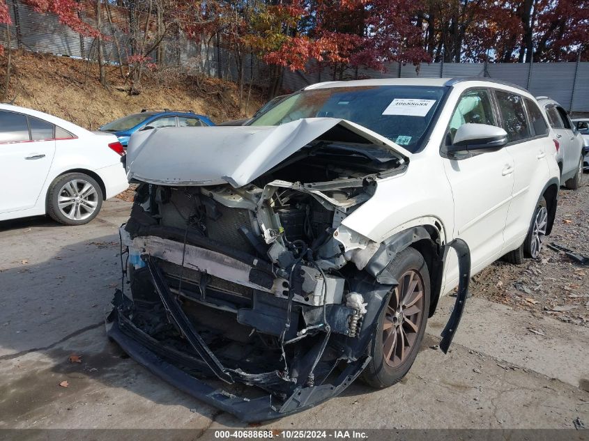 VIN 5TDJZRFHXJS543978 2018 TOYOTA HIGHLANDER XLE