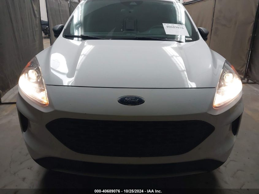 2021 Ford Escape S VIN: 1FMCU9F64MUA83640 Lot: 40689076