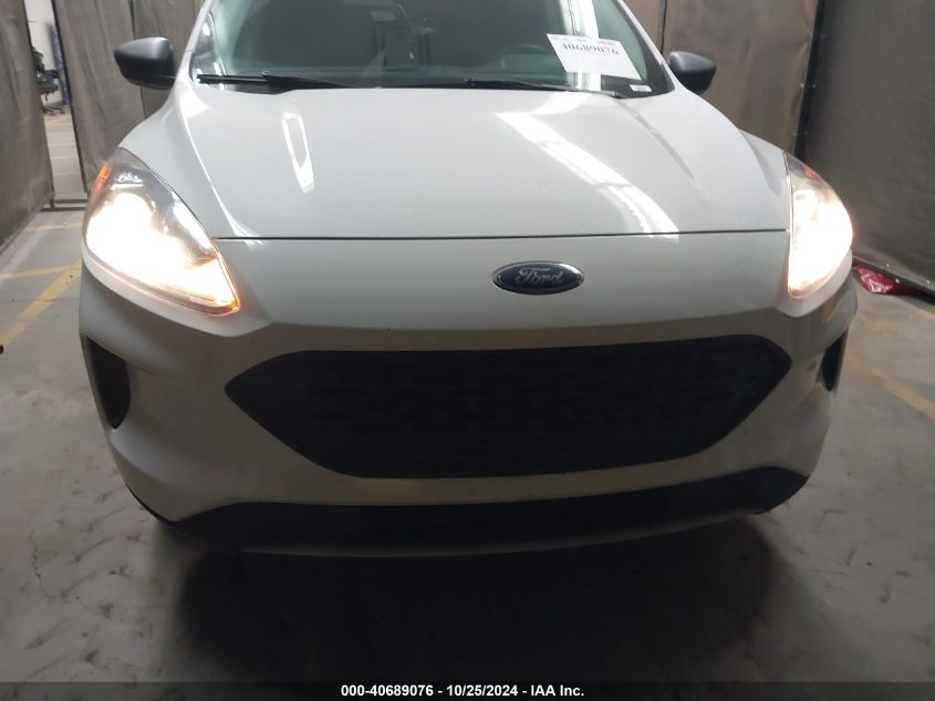 2021 Ford Escape S VIN: 1FMCU9F64MUA83640 Lot: 40689076