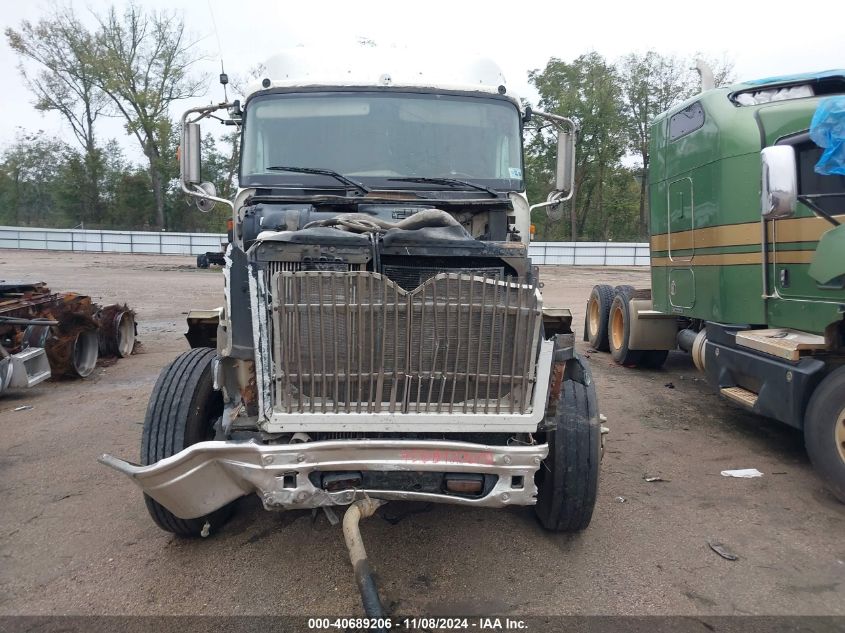 2006 International 9400 9400I VIN: 2HSCNAPR06C217307 Lot: 40689206