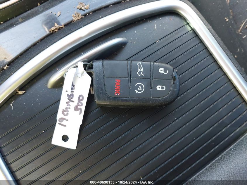 2019 Chrysler 300 Touring VIN: 2C3CCAAG5KH682995 Lot: 40690133