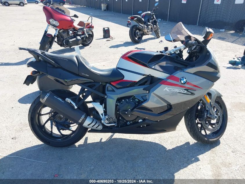 2010 BMW K1300 S VIN: WB105090XAZV93817 Lot: 40690203