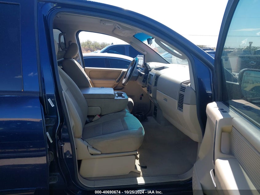 2011 NISSAN TITAN VIN: 1N6BA0EK7BN325733