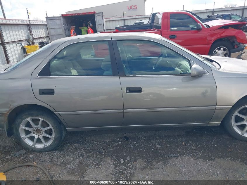 1997 Toyota Camry Le VIN: 4T1BG22K5VU046014 Lot: 40690706