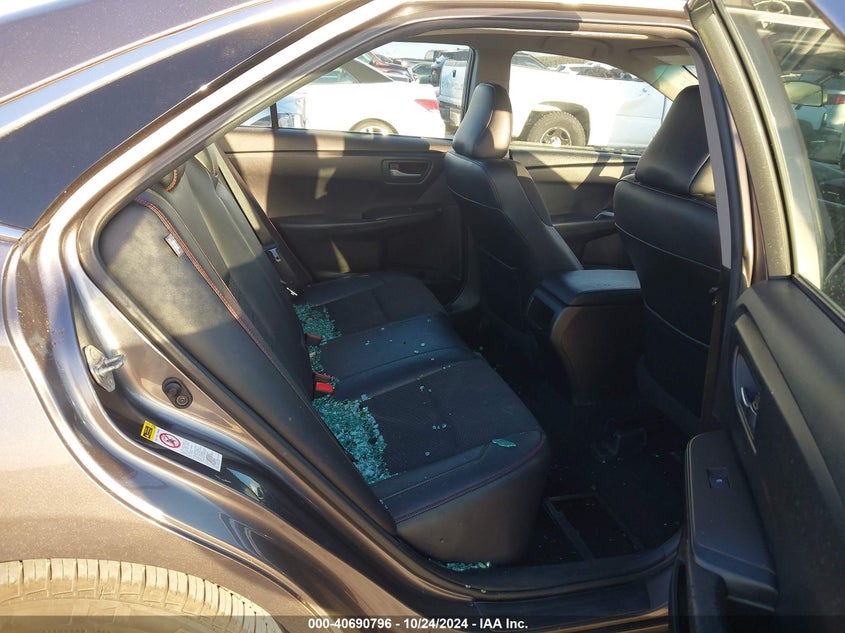 Image 8 of 2017 Toyota Camry  salvage vehicle - Lot #40690796 at IAAI