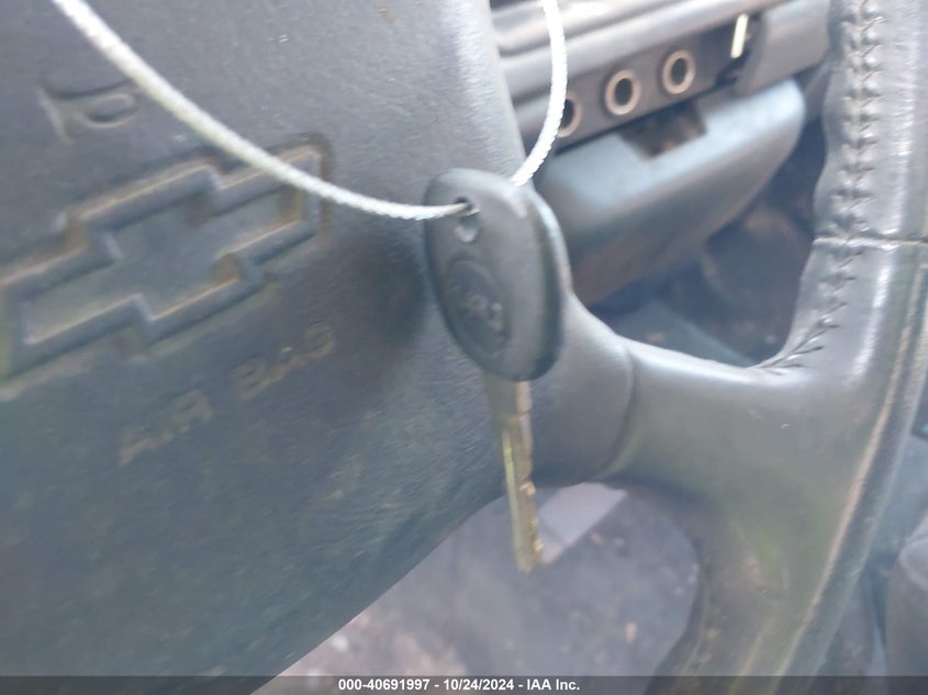 2000 Chevrolet Silverado 1500 Ls VIN: 2GCEC19TXY1239393 Lot: 40691997