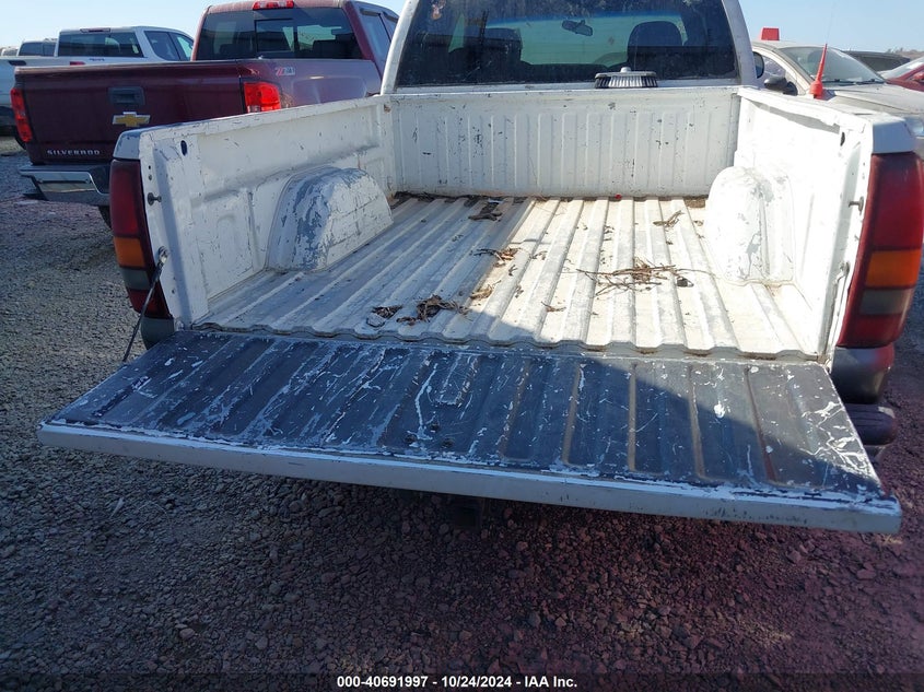 2000 Chevrolet Silverado 1500 Ls VIN: 2GCEC19TXY1239393 Lot: 40691997