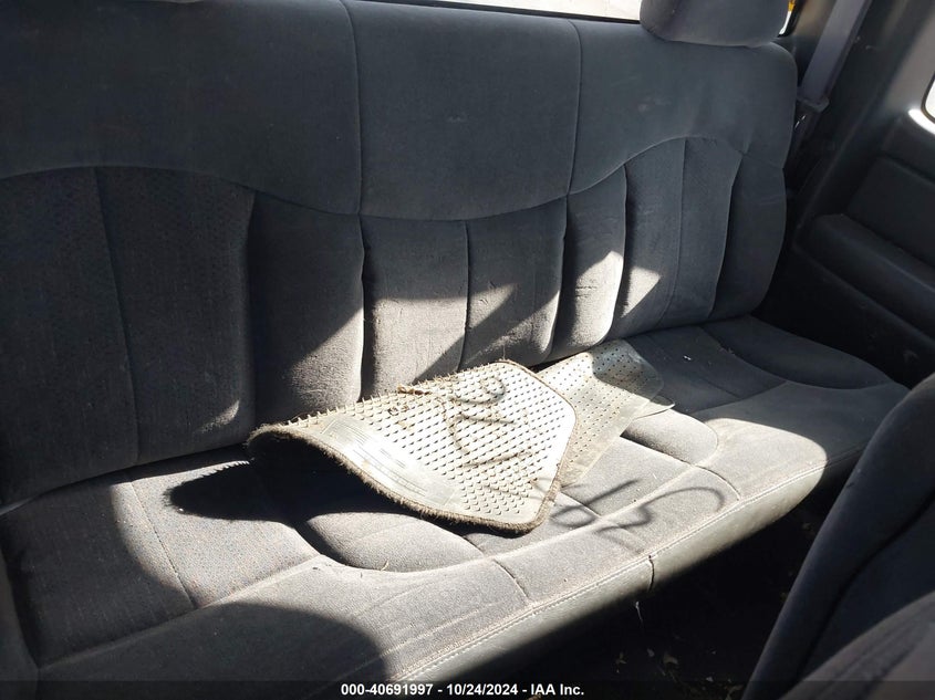 2000 Chevrolet Silverado 1500 Ls VIN: 2GCEC19TXY1239393 Lot: 40691997