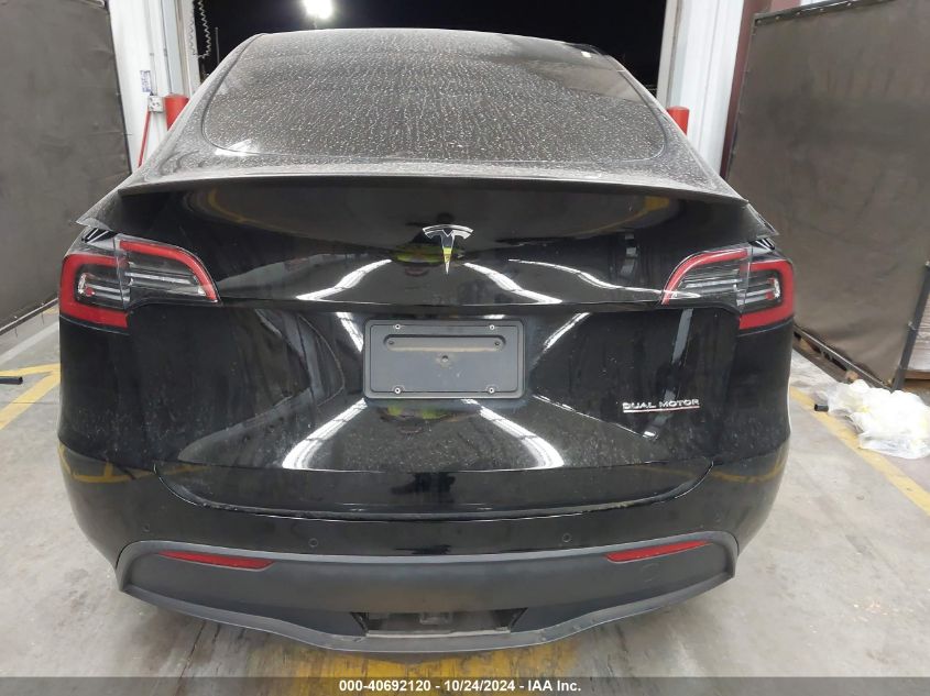 2022 Tesla Model Y Performance Dual Motor All-Wheel Drive VIN: 7SAYGDEF1NF411342 Lot: 40692120