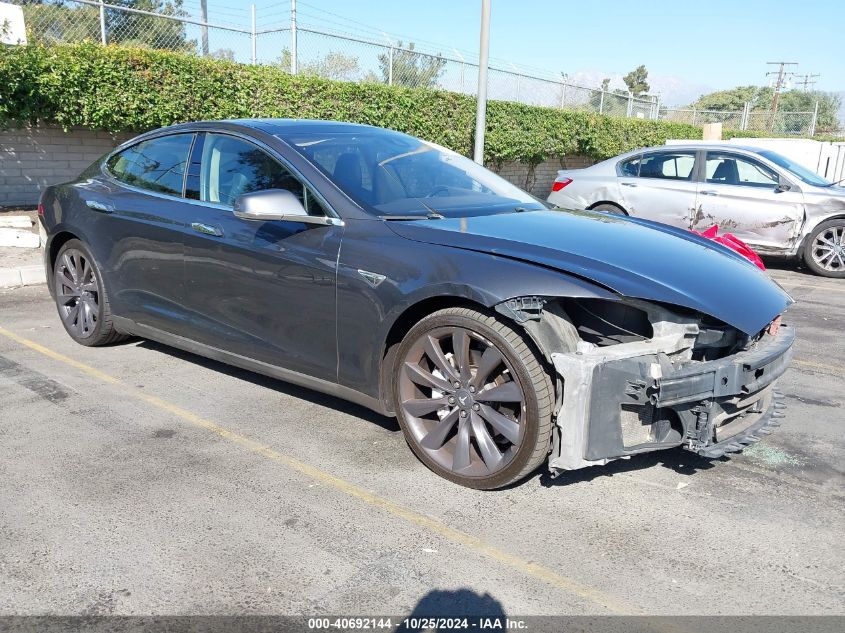 VIN 5YJSA1H16EFP63657 2014 Tesla Model S, P85 no.1