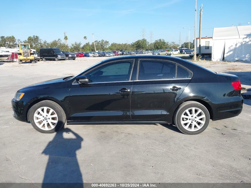 2013 VOLKSWAGEN JETTA 2.5L SE - 3VWDX7AJ1DM368619
