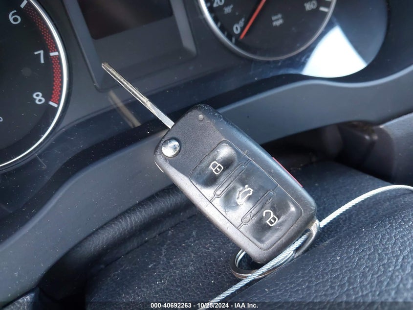 2013 VOLKSWAGEN JETTA 2.5L SE - 3VWDX7AJ1DM368619