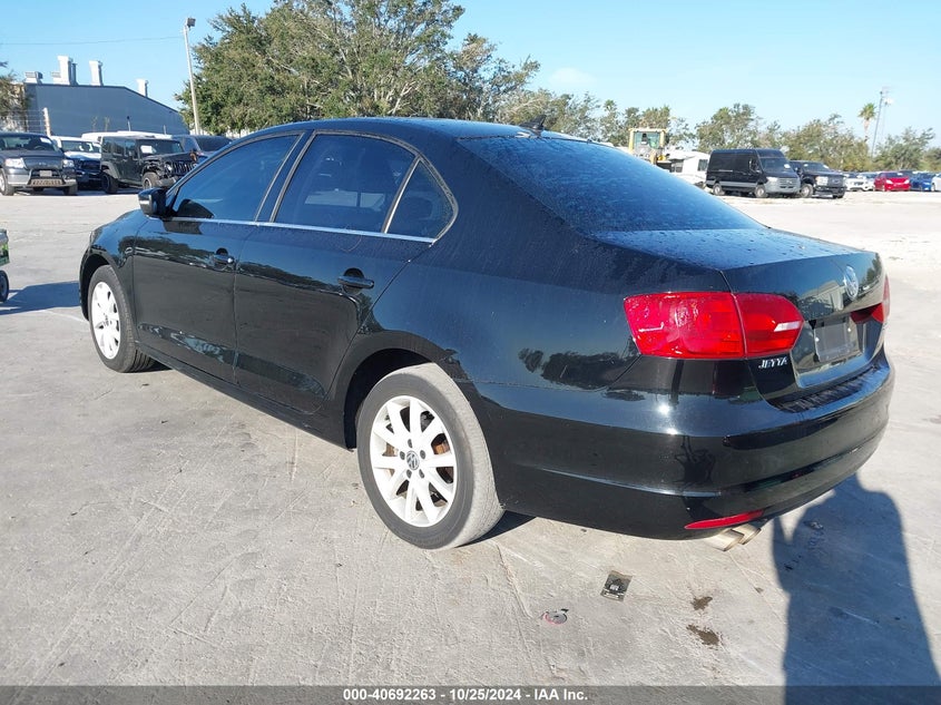 2013 VOLKSWAGEN JETTA 2.5L SE - 3VWDX7AJ1DM368619