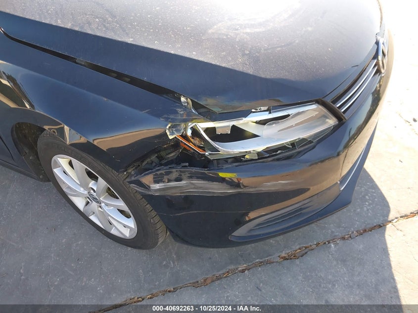 2013 VOLKSWAGEN JETTA 2.5L SE - 3VWDX7AJ1DM368619