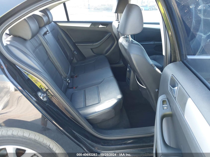 2013 VOLKSWAGEN JETTA 2.5L SE - 3VWDX7AJ1DM368619