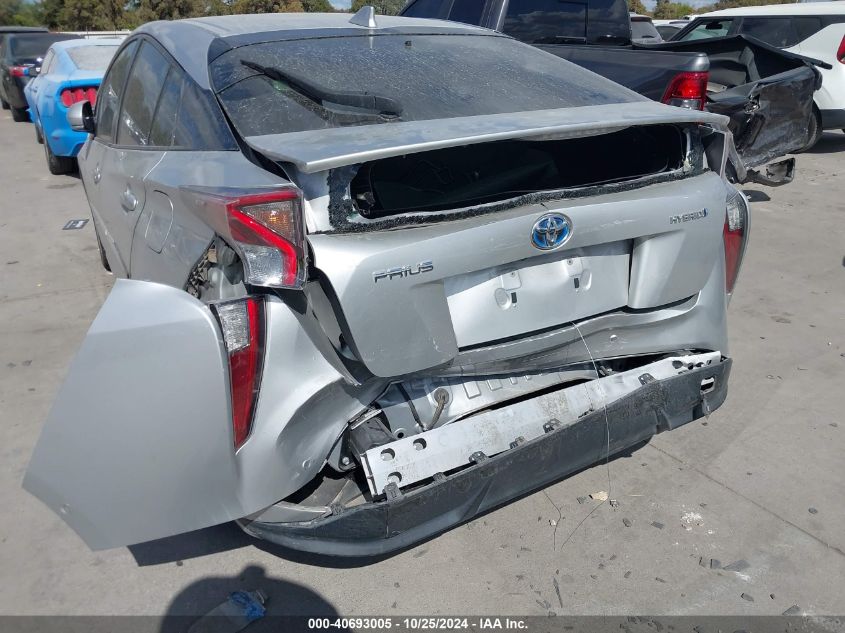 VIN JTDKARFU0J3546642 2018 Toyota Prius, Three Touring no.6