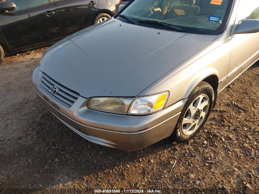 1999 Toyota Camry Le V6 VIN: 4T1BF22K0XU074650 Lot: 40693540