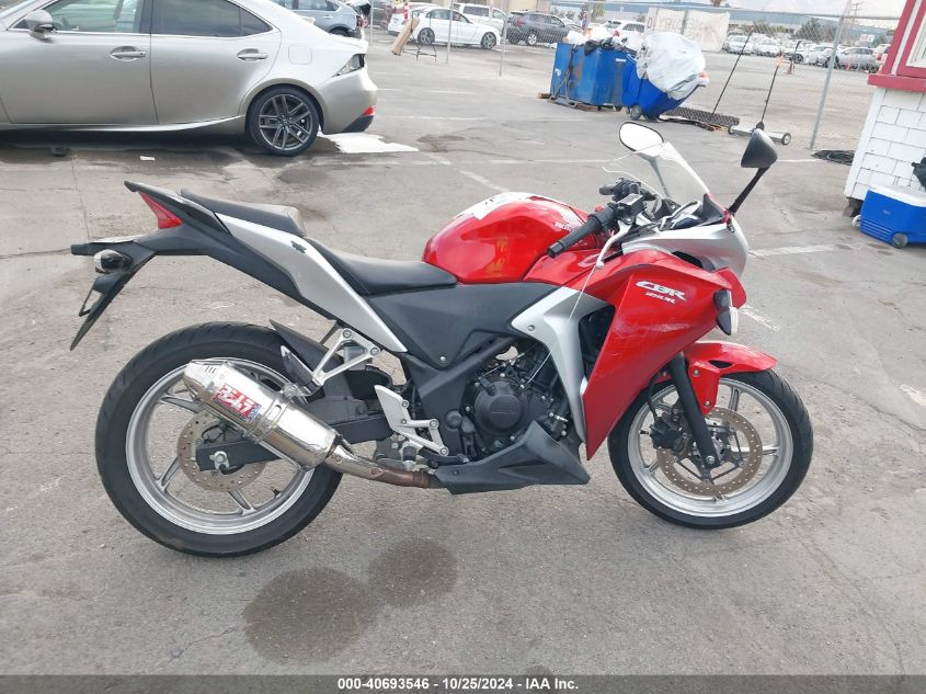 2011 Honda Cbr250 R VIN: MLHMC4113B5002206 Lot: 40693546