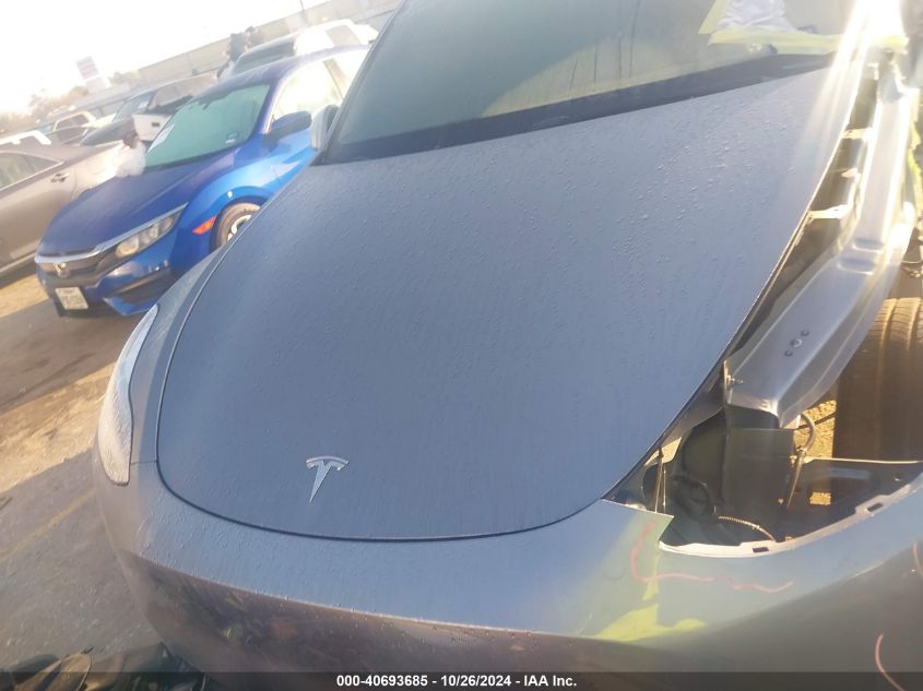 2024 Tesla Model Y Long Range Dual Motor All-Wheel Drive/Rwd VIN: 7SAYGDED6RA301369 Lot: 40693685