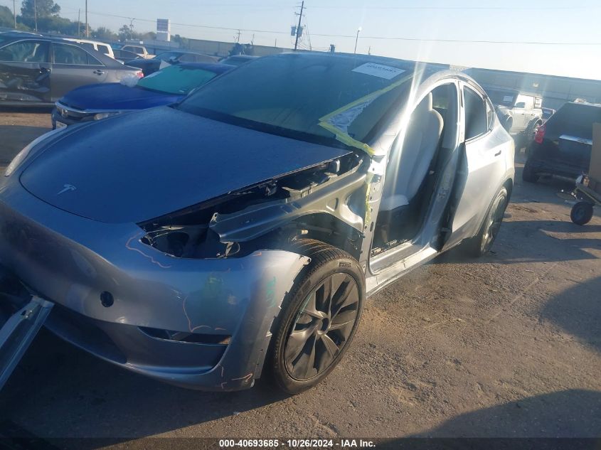 VIN 7SAYGDED6RA301369 2024 Tesla Model Y, Long Rang... no.2