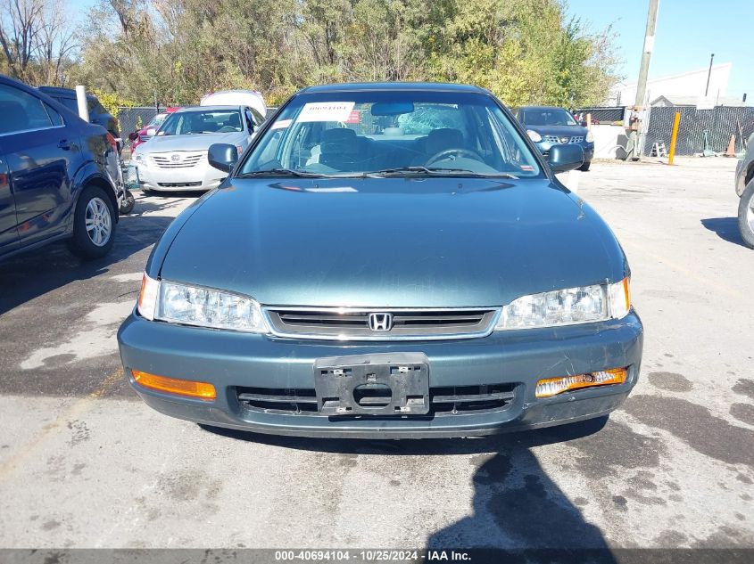 1996 Honda Accord Value VIN: 1HGCD5699TA235744 Lot: 40694104