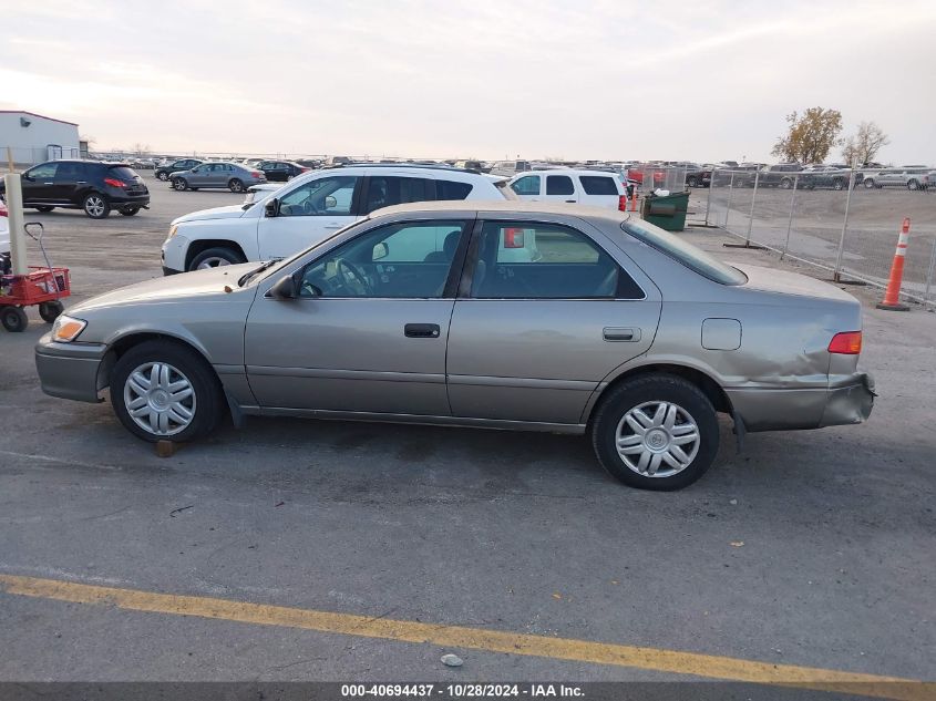 2000 Toyota Camry Ce/Le/Xle VIN: 4T1BG22K9YU646197 Lot: 40694437