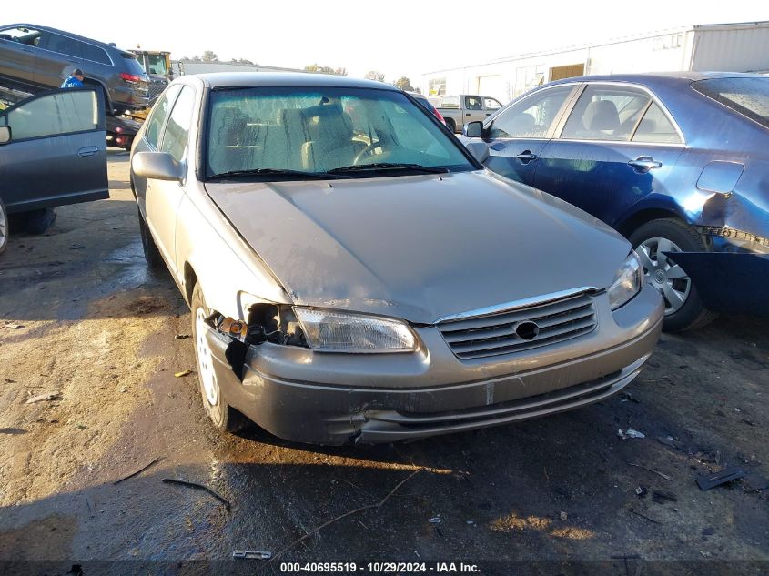 1999 Toyota Camry Le VIN: 4T1BG22K3XU904941 Lot: 40695519