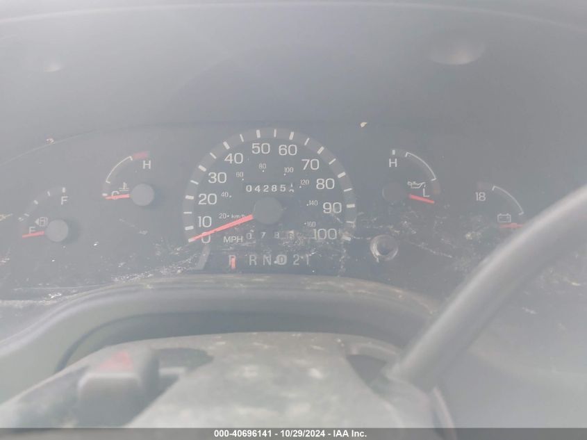 2002 Ford Econoline E450 Super Duty Cutwy Van VIN: 1F0XE45542HB27318 Lot: 40696141