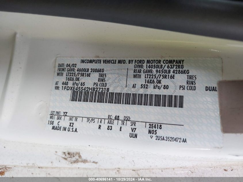 2002 Ford Econoline E450 Super Duty Cutwy Van VIN: 1F0XE45542HB27318 Lot: 40696141