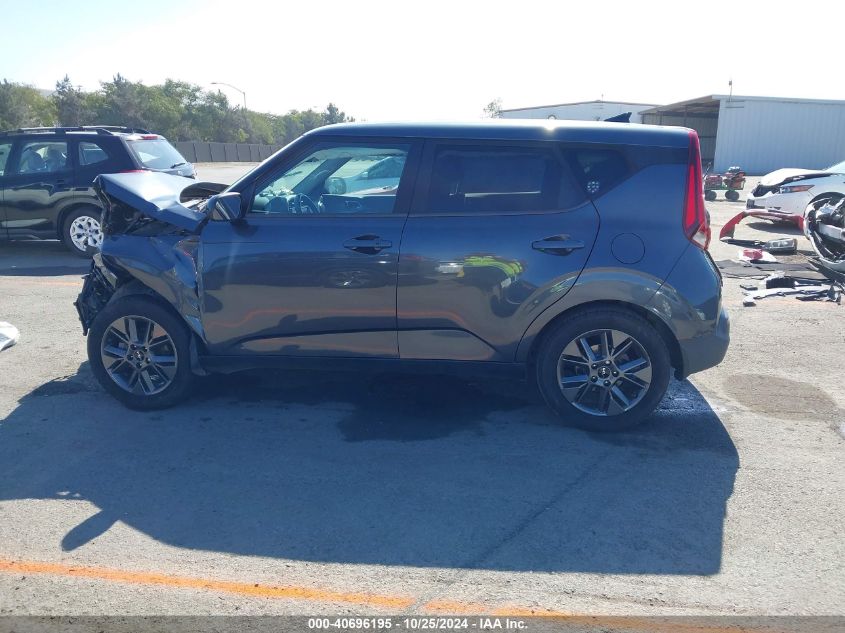 2022 Kia Soul Ex VIN: KNDJ33AU1N7822965 Lot: 40696195