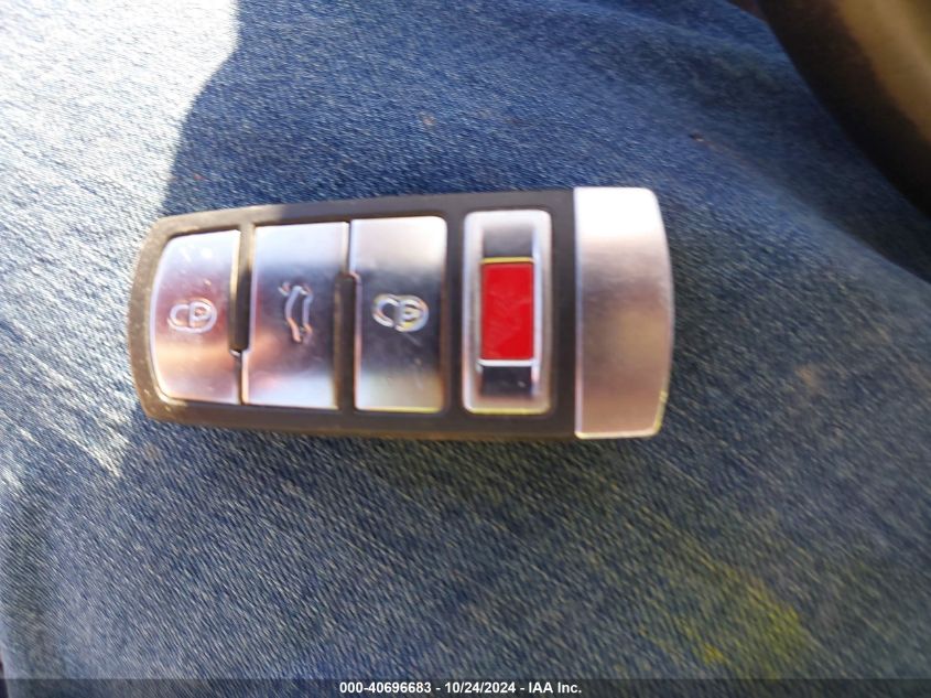 2010 Volkswagen Passat Komfort VIN: WVWJL7ANXAE062251 Lot: 40696683