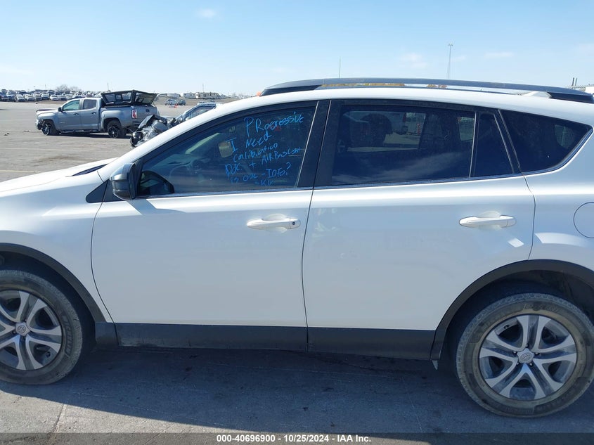 2018 TOYOTA RAV4 LE - JTMZFREV1JJ744863
