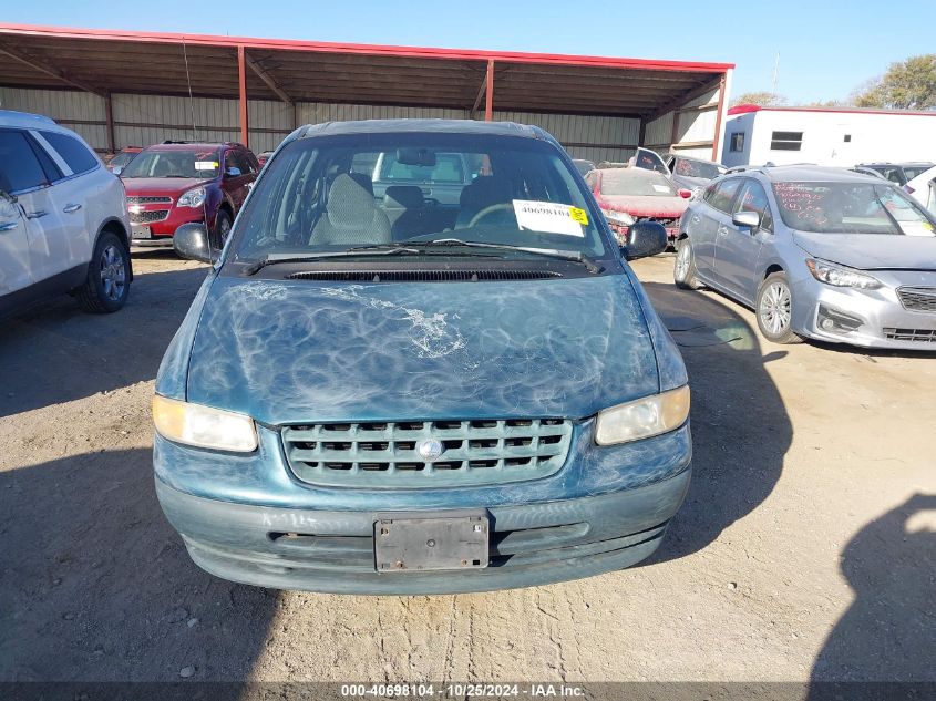 2000 Plymouth Voyager VIN: 2P4FP25BXYR549715 Lot: 40698104