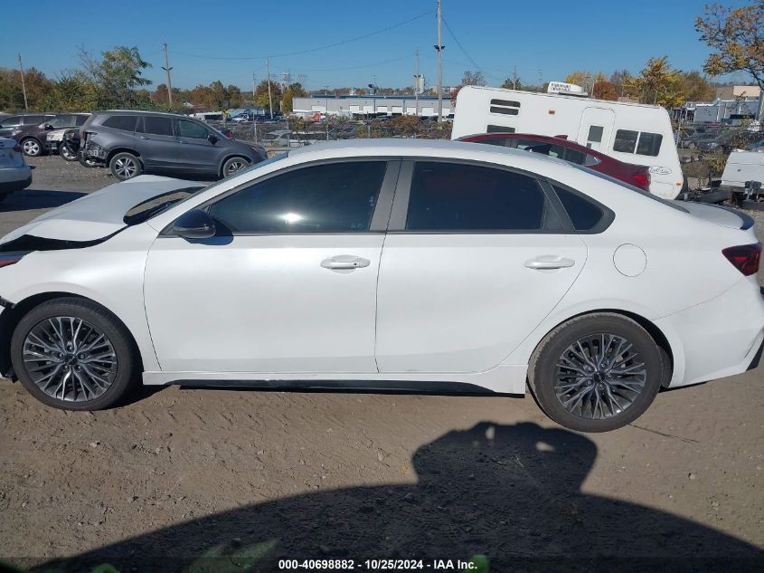 2022 Kia Forte Gt-Line VIN: 3KPF54AD4NE423540 Lot: 40698882