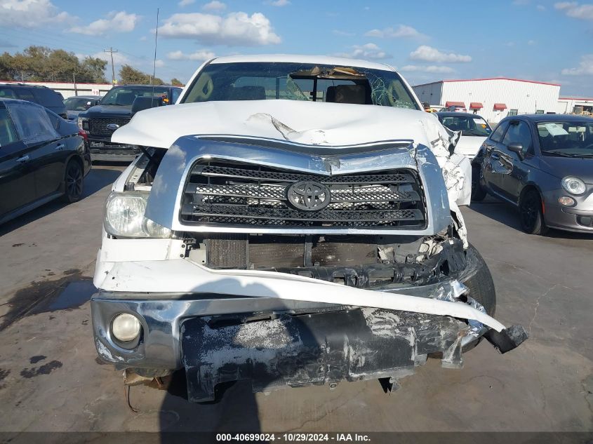 2007 Toyota Tundra Sr5 5.7L V8 VIN: 5TFBV54117X008894 Lot: 40699024