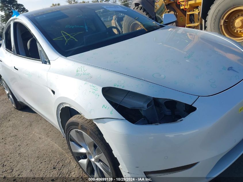 2022 Tesla Model Y Long Range Dual Motor All-Wheel Drive VIN: 7SAYGDEE2NF319289 Lot: 40699139