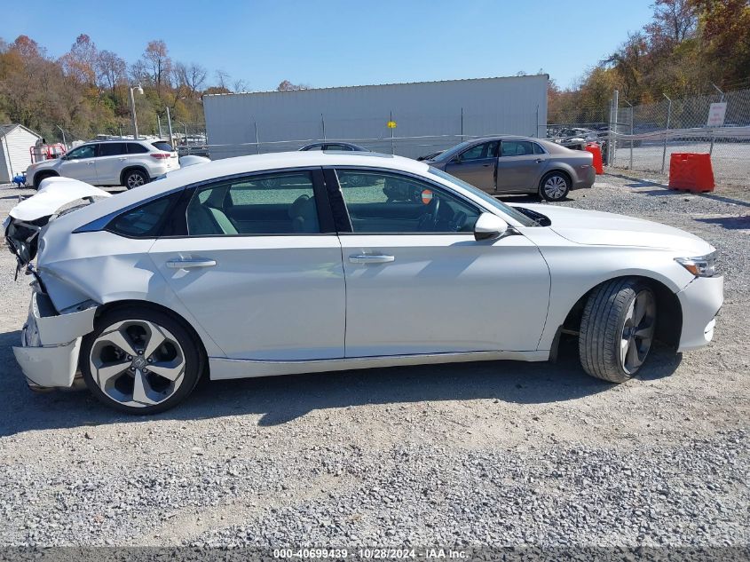 2018 Honda Accord Touring 2.0T VIN: 1HGCV2F97JA033381 Lot: 40699439