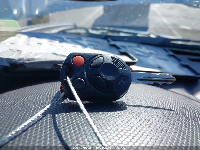 2011 Ford Escape Limited VIN: 1FMCU0EGXBKC30803 Lot: 40700251