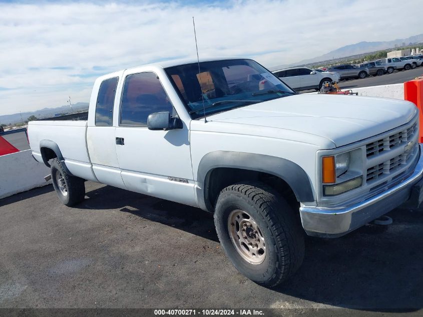 2000 Chevrolet K2500 VIN: 1GCGK29R8YF483123 Lot: 40700271