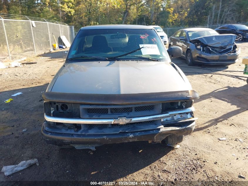 2003 Chevrolet S-10 VIN: 1GCCS14X838232727 Lot: 40701221