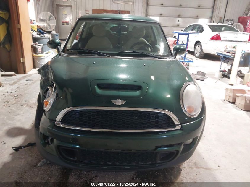 2011 Mini Cooper S VIN: WMWSV3C55BTY10757 Lot: 40701227