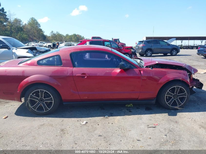 2005 Ford Mustang V6 Deluxe/V6 Premium VIN: 1ZVFT80N355128431 Lot: 40701693