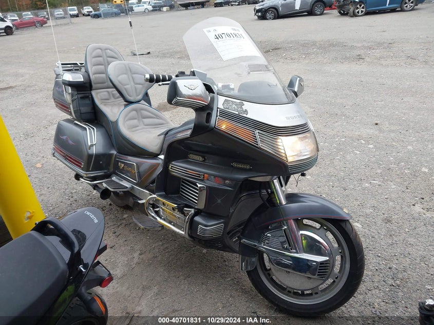 1HFSC2206JA010056 HONDA GOLDWING Photo 1